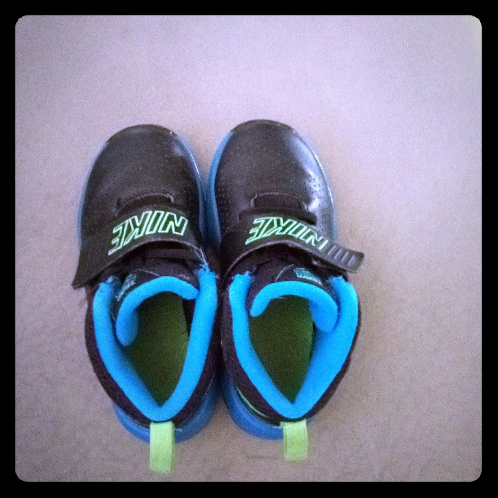 Toddler Boy's Nike size 10